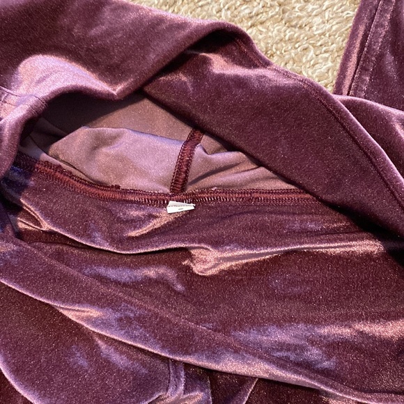 Lululemon Wunder Under Velvet Lounge Special Edition - Picture 9 of 9